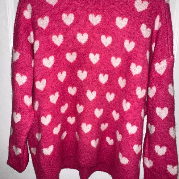 Vince Camuto Sweaters - Vince Camuto - Pink Heart Sweater
